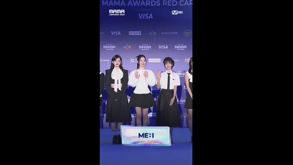 mei #미아이 on RED CARPET #MAMAAWARDS #2024MAMAAWARDS